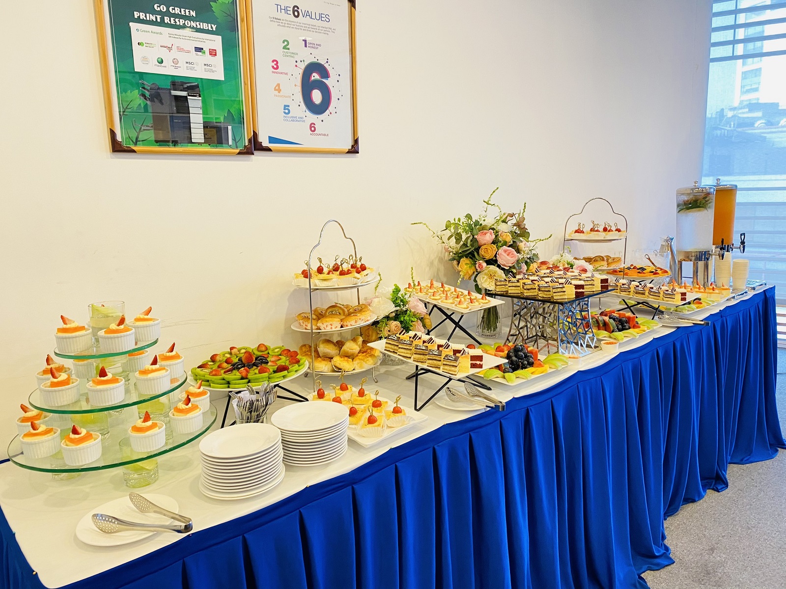 KỆ TRANG TRÍ BÁNH KẸO QUẦY LINE BUFFET | CHUYÊN GIA ĐỒ DÙNG KHÁCH SẠN