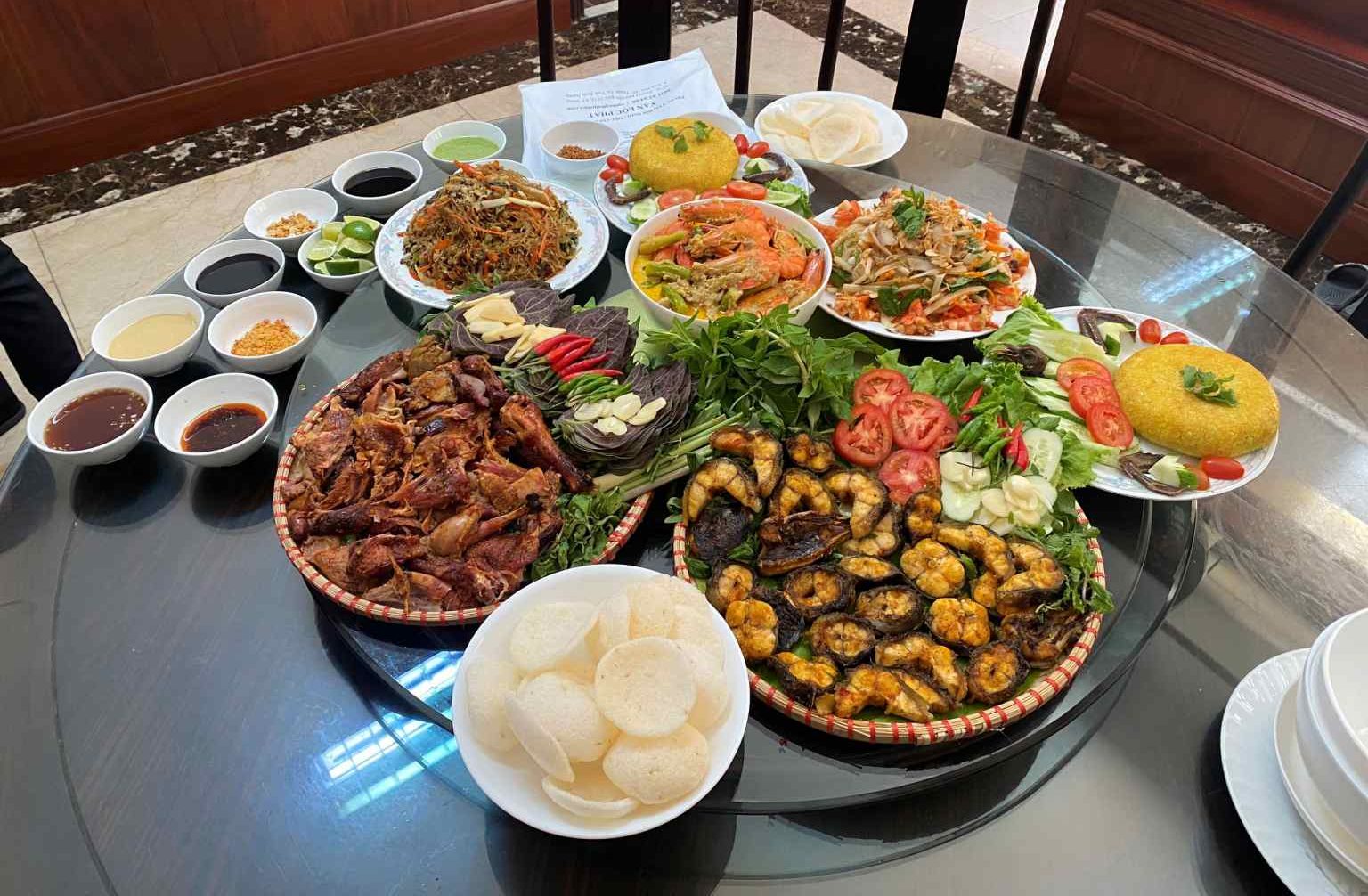 Dịch Vụ Nấu Ăn Và Đặt Tiệc Tại Nhà Ở Điện Biên 10 Giá bàn tiệc cao cấp để đãi khách bao nhiêu?