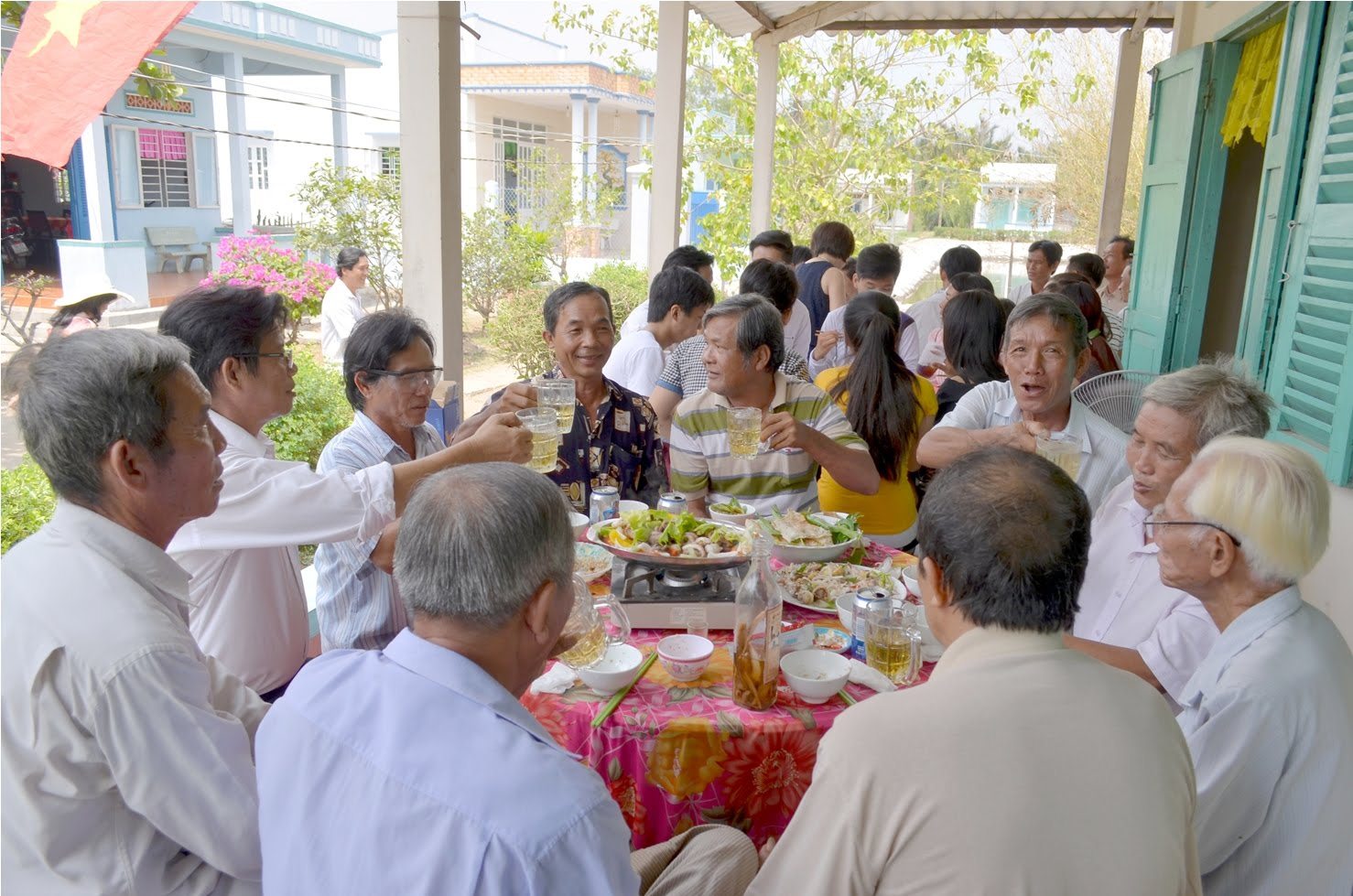 Dịch Vụ Nấu Ăn Và Đặt Tiệc Tại Nhà Ở Hà Tĩnh 12 Tân gia là gì? Nguồn gốc của bữa tiệc tân gia - Cửa Hàng Quà Tặng