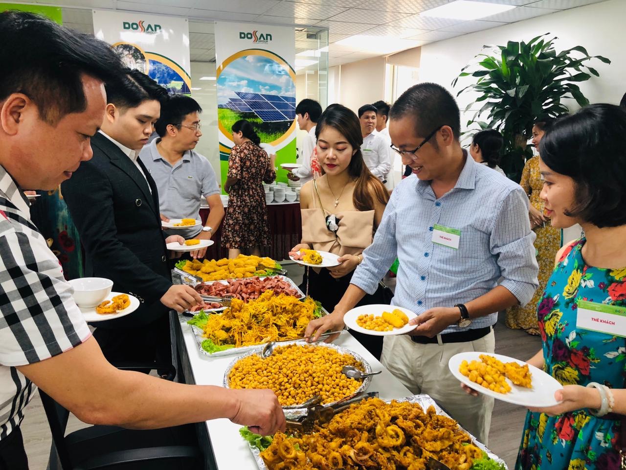 Dịch Vụ Nấu Ăn Và Đặt Tiệc Tại Nhà Ở Lạng Sơn 10 Tiệc Buffet 70 khách ở Thanh Xuân công ty Dosan