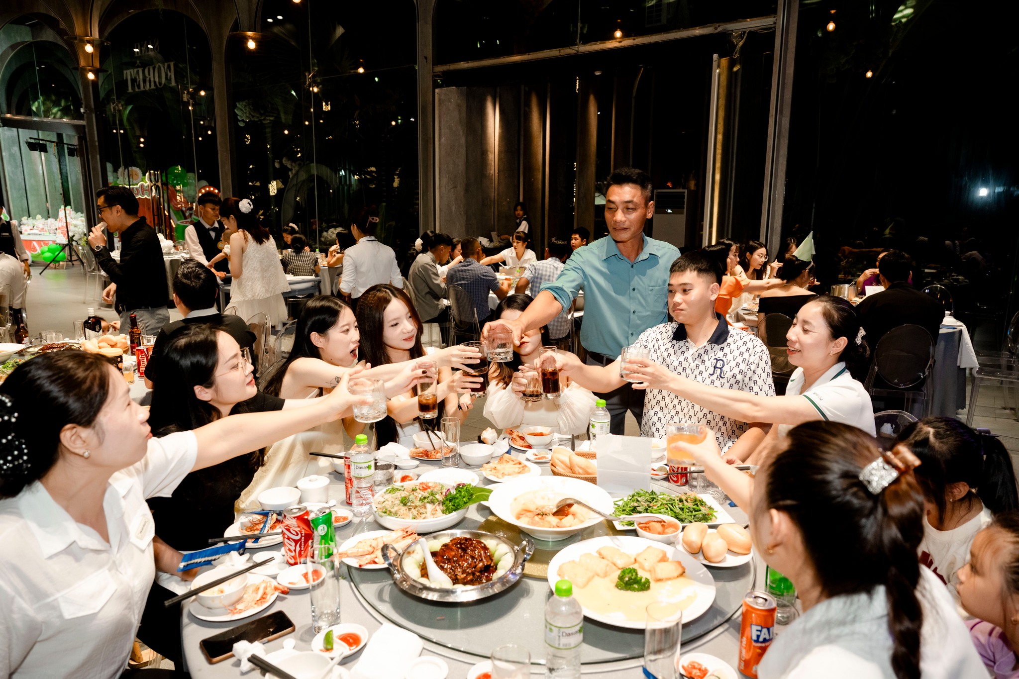 Thực đơn tiệc tất niên công ty – Hành trình vị giác gắn kết cảm xúc và