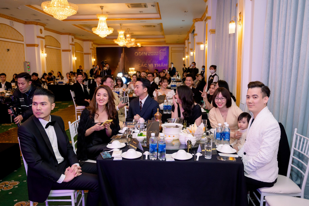 Dịch Vụ Nấu Ăn Và Đặt Tiệc Tại Nhà Ở Quảng Ninh 10 Các nhà hàng tổ chức tiệc công ty tại Hà Nội giá trên/dưới 250K - Trống Đồng Palace