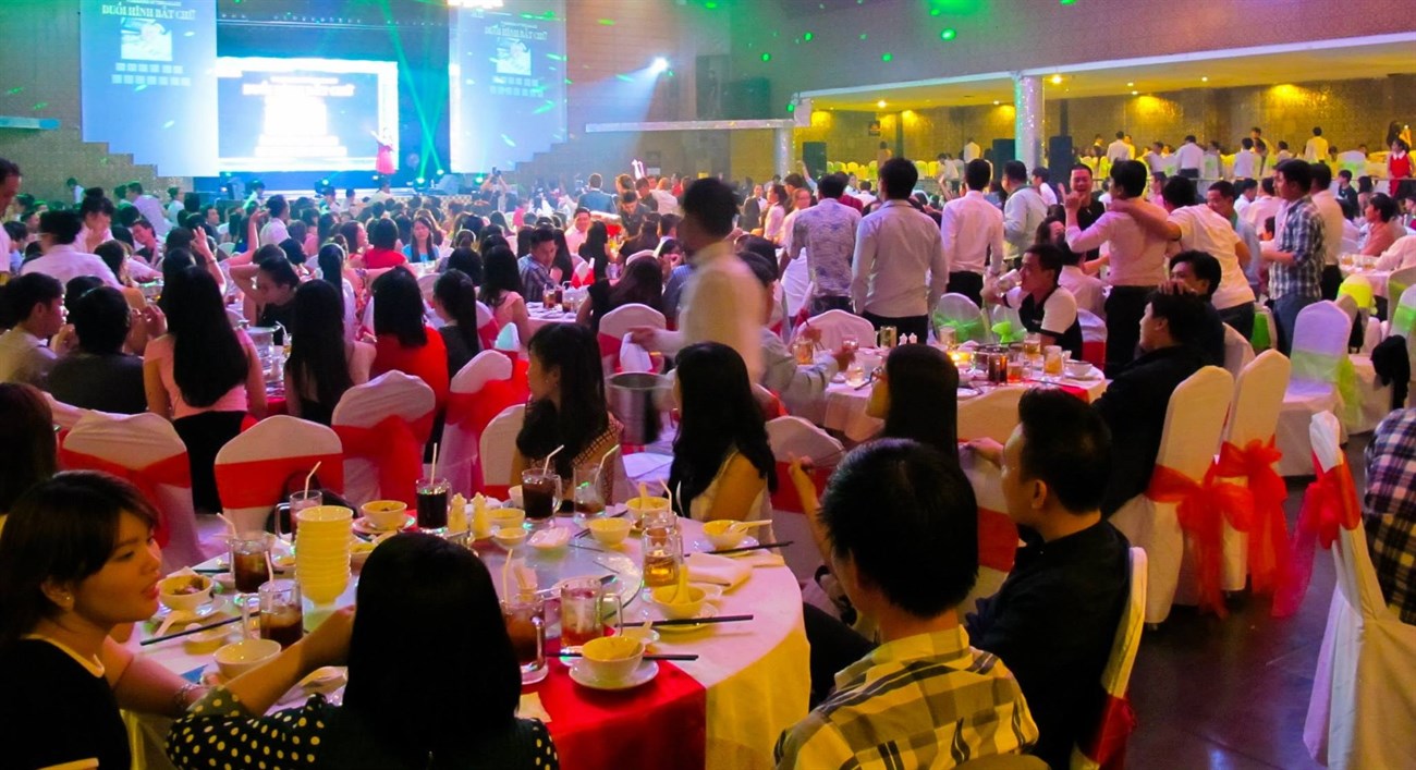 Dịch Vụ Nấu Ăn Và Đặt Tiệc Tại Nhà Ở Quảng Trị 10 Tiệc tất niên là gì? Có ý nghĩa gì? Checklist tổ chức tiệc tất niên