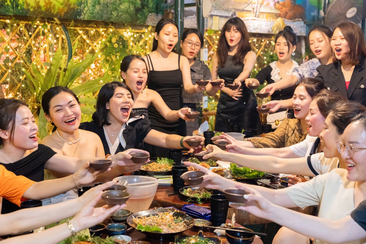Top 10 nhà hàng tổ chức tiệc công ty tại Hà Nội lý tưởng nhất