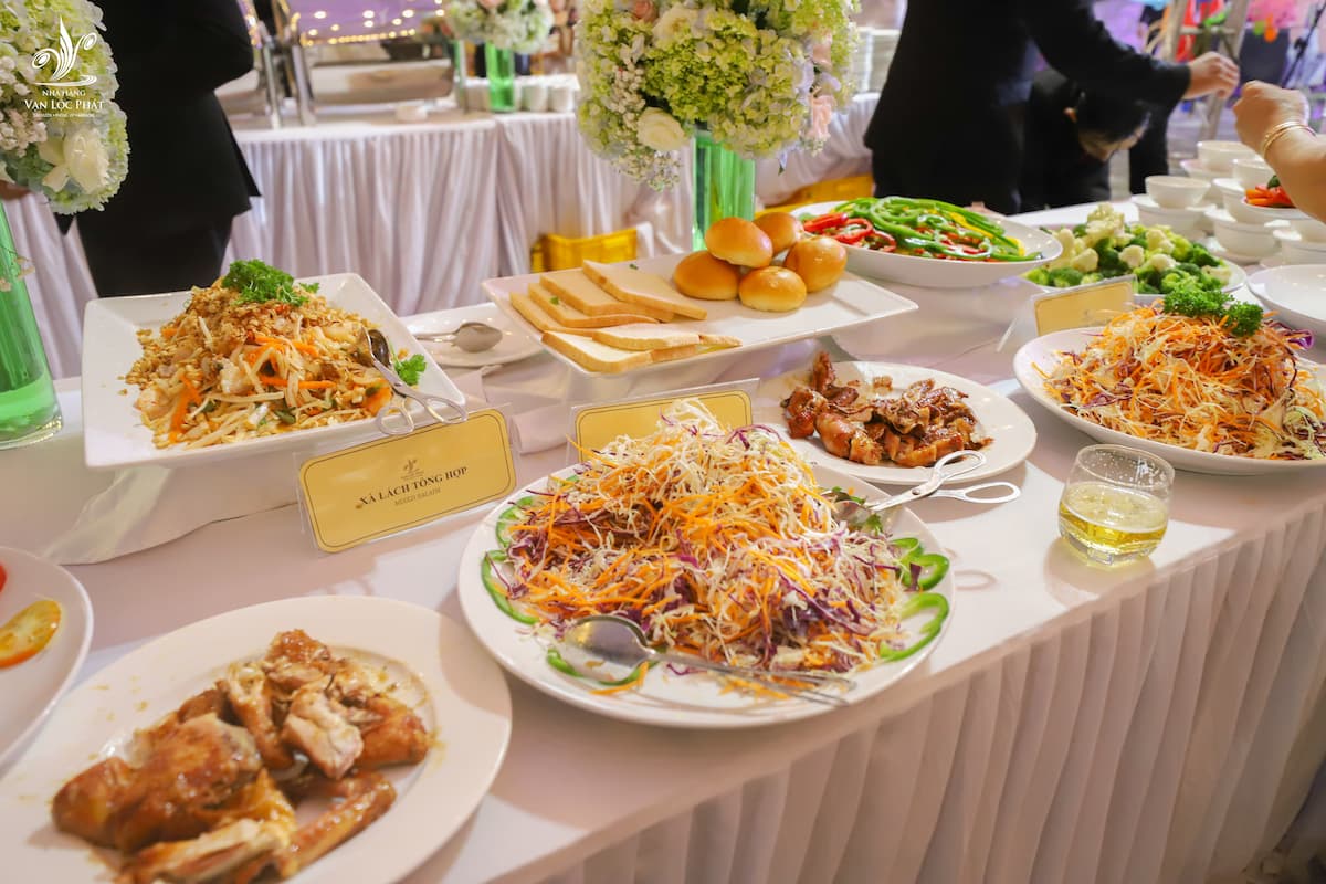 Dịch Vụ Nấu Ăn Và Đặt Tiệc Tại Nhà Ở Vĩnh Long 11 Bí quyết xây dựng thực đơn đãi tiệc sinh nhật tại nhà độc đáo-Nhà hàng Vạn Lộc Phát - Hệ thống phòng Vip máy lạnh, karaoke hiện đại.
