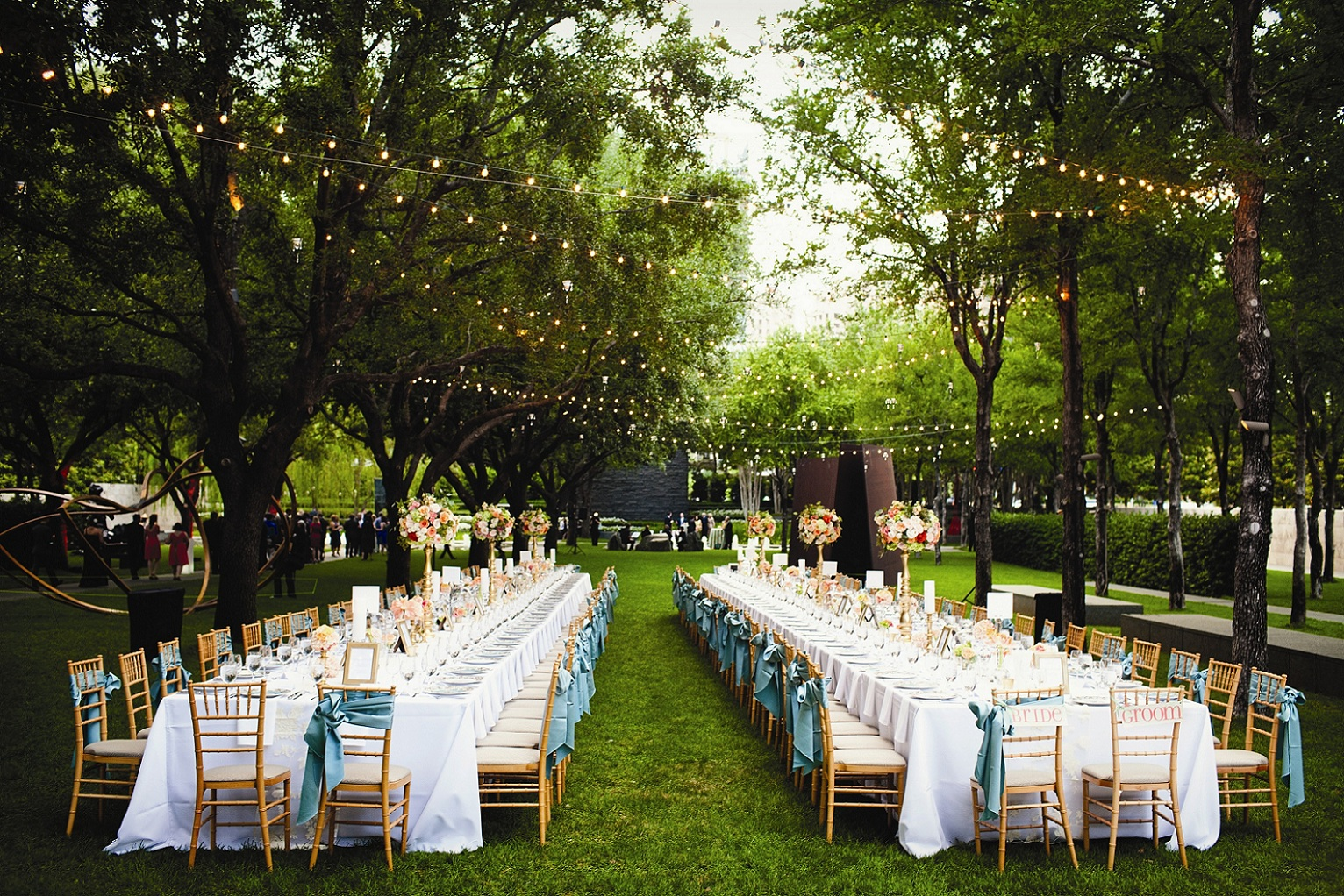 Kinh Nghiệm Tổ Chức Tiệc Ngoài Trời Chi Tiết Từ A Z 4 Tổ chức tiệc cưới ngoài trời và 8 điều NHẤT ĐỊNH PHẢI BIẾT - Trống Đồng Palace