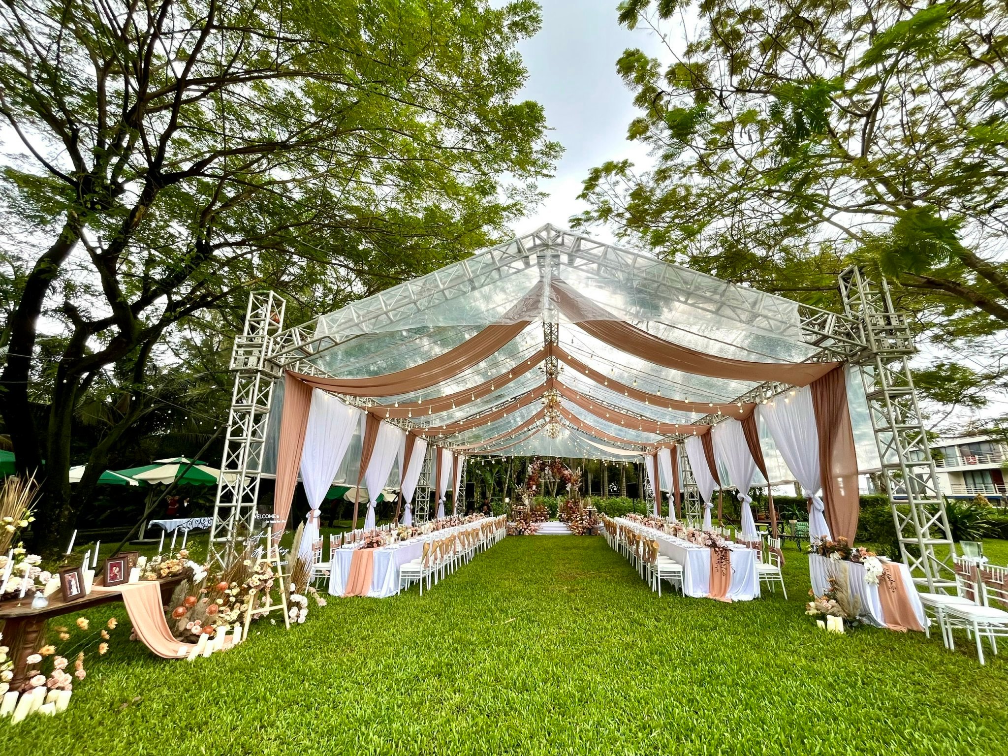 Kinh Nghiệm Tổ Chức Tiệc Ngoài Trời Chi Tiết Từ A Z 5 Trở thành cặp đôi hạnh phúc nhất với tiệc cưới tổ chức ngoài trời tại Victoria Can Tho Resort