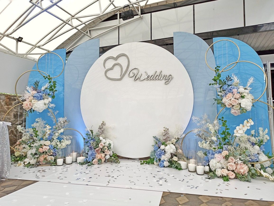 Gợi Ý Phong Cách Trang Trí Tiệc Cưới Tại Nhà Ấn Tượng 10 Trang trí sân khấu tiệc cưới với ánh sáng tại Hà Nội: Một lựa chọn tuyệt vời để làm cho đám cưới của bạn thêm lung linh