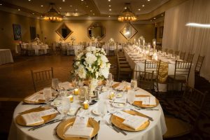 Trang trí đám cưới màu vàng đồng: TOP 20+ Ý tưởng sang trọng, tinh tế chuẩn  xu hướng